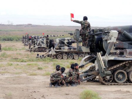 Azərbaycanın artilleriya qoşunları təlim keçirdi
