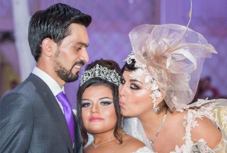 Elza Seyidcahanın keçmiş əri qızının toyunda