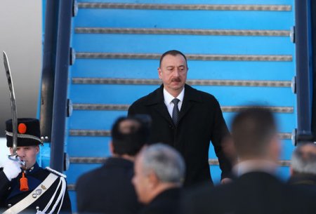 İlham Əliyev ən hündürdür