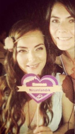 Daha bir məşhur cütlük nişanlandı
