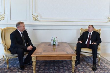 İlham Əliyev Belarusun yeni səfirini qəbul etdi