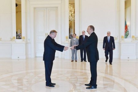 İlham Əliyev Belarusun yeni səfirini qəbul etdi