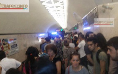 Bakıda sevgilisi ilə mübahisə edən gənc özünü qatarın altına atdı