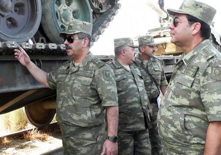 Azərbaycanın yüzlərlə tankı döyüşə hazır vəziyyətə gətirildi