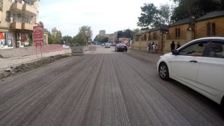 Binəqədi rayonunda bir neçə küçə təmir olunur