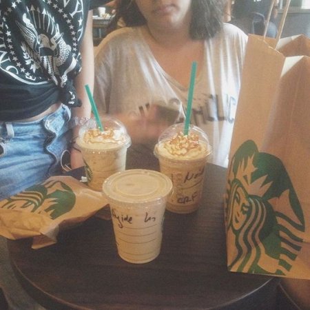 Bakıda “Starbucks” açıldı