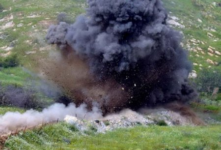 Dağlıq Qarabağda içində işğalçıların olduğu “KamAz” partladı