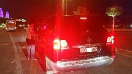 Bakının bahalı maşınları cərimə meydançasında