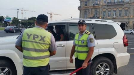 Bakının bahalı maşınları cərimə meydançasında