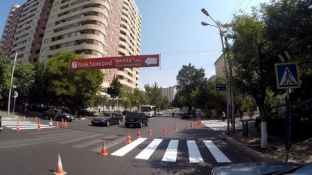 Yeni tədris ili ilə əlaqədar piyada zolaqları çəkildi