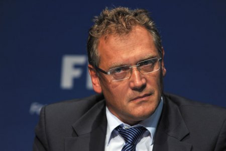 FİFA-da qalmaqal: Baş katib vəzifəsindən azad edildi