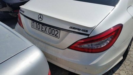 Bakının ən bahalı maşınları cərimə meydançasına salındı
