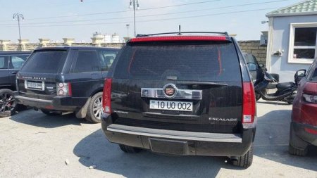 Bakının ən bahalı maşınları cərimə meydançasına salındı