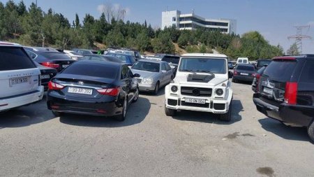 Bakının ən bahalı maşınları cərimə meydançasına salındı