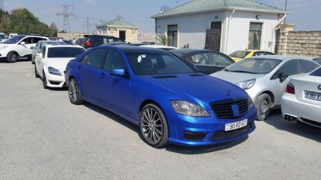 Bakının ən bahalı maşınları cərimə meydançasına salındı