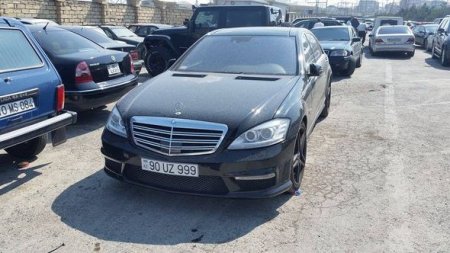 Bakının ən bahalı maşınları cərimə meydançasına salındı