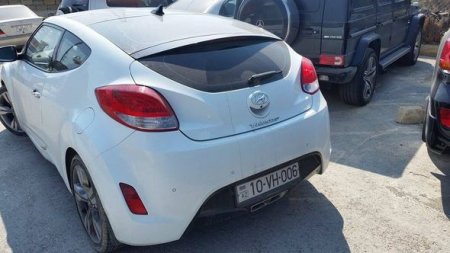 Bakının ən bahalı maşınları cərimə meydançasına salındı