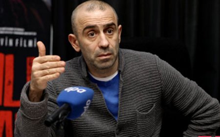 Şəhid atası Vahid Mustafayevi məhkəməyə verir