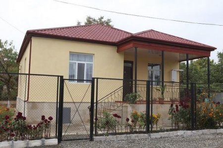 Müharibə əlilləri və şəhid ailələrinə mənzillər verildi