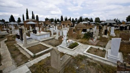 Bakıda qəbiristanlıqdan oğurluq edildi