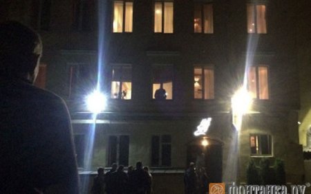 Azərbaycanlı biznesmen polislərlə atışdı