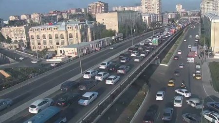 Bakıda qəza: Sıxlıq yarandı