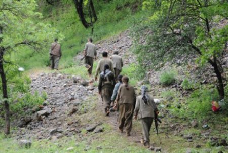 PKK məktəbə basqın etdi, 20 müəllimi qaçırdı