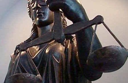Qərbdə fikir azadlığının pozulmasına yenə göz yumulur