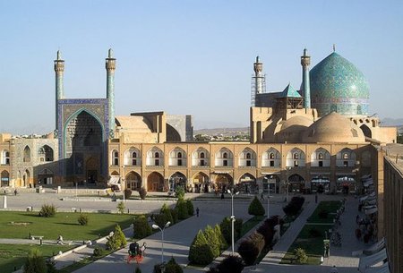 İranda dini mərkəzə hücum edilib: ölən var