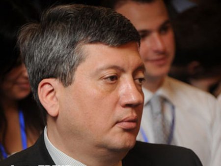 Estoniya prezidenti azərbaycanlı diplomatı mükafatlandırdı