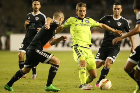 “Anderlext” futbolçuları “Qarabağ”a uduzduqlarına görə fanatlara pul ödədilər