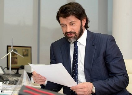 “Boz kardinal” kilsədə Sərkisyana nə pıçıldadı... “Boz kardinal” kilsədə Sərkisyana nə pıçıldadı...