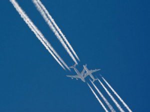 Moskva səmasında iki təyyarə az qala toqquşacaqmış Moskva səmasında iki təyyarə az qala toqquşacaqmış