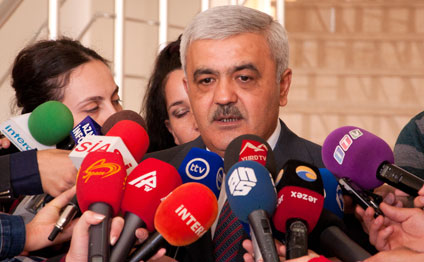 Rövnəq Abdullayev İrana səfər edib