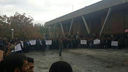 Təbriz ayağa qalxdı: İran çalxalanır