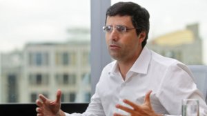Milyarder 3,7 milyard dollar rüşvətə görə həbs olundu