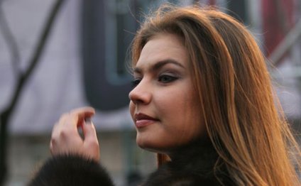 Putinin sevgilisi Allahdan danışdı