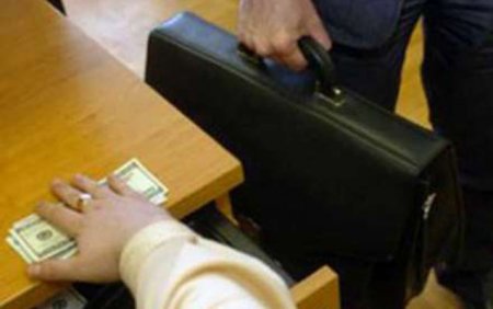 Oliqarxların məhkəməsində gömrüklə bağlı rüşvət iddiaları