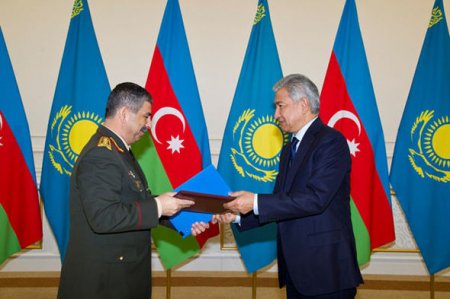 Zakir Həsənov İmanqali Tasmaqambetovla görüşdü