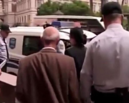 Qonşusunu öldürəndən sonra evində yatıb qalan gözətçi 11 il cəza aldı