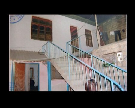 Qonşusunu öldürəndən sonra evində yatıb qalan gözətçi 11 il cəza aldı