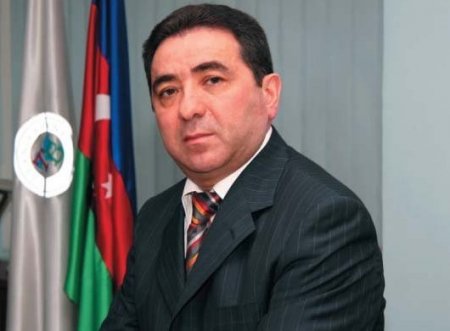 Etibar Əliyev: “Cahangir Hacıyevin əmisi oğlu əmr edibmiş ki, o, keçəndə hamı ayağa dursun...”