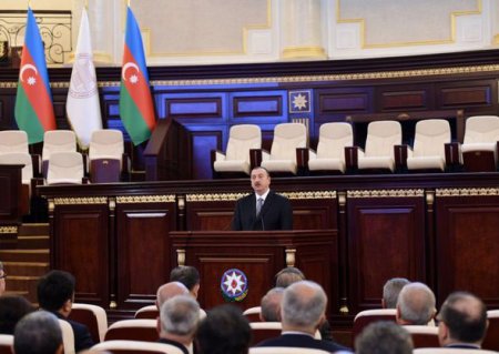 İlham Əliyev AMEA-nın 70 illik yubileyində