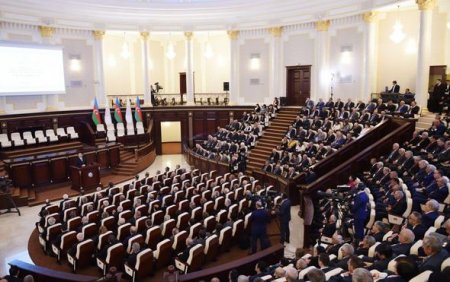 İlham Əliyev AMEA-nın 70 illik yubileyində