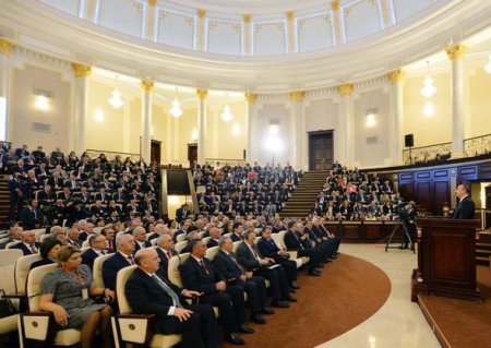 İlham Əliyev AMEA-nın 70 illik yubileyində