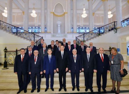 İlham Əliyev AMEA-nın 70 illik yubileyində