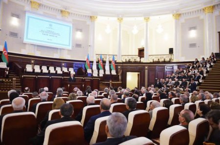 İlham Əliyev AMEA-nın 70 illik yubileyində