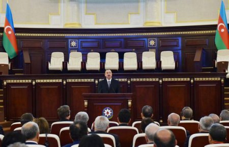 İlham Əliyev AMEA-nın 70 illik yubileyində