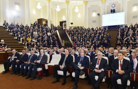 İlham Əliyev AMEA-nın 70 illik yubileyində