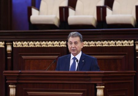 İlham Əliyev AMEA-nın 70 illik yubileyində
